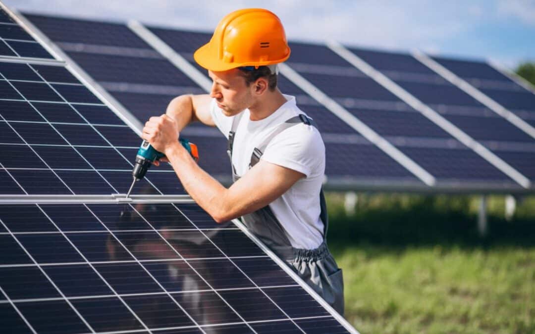 ¿Qué mantenimiento necesitan los paneles fotovoltaicos para durar más?